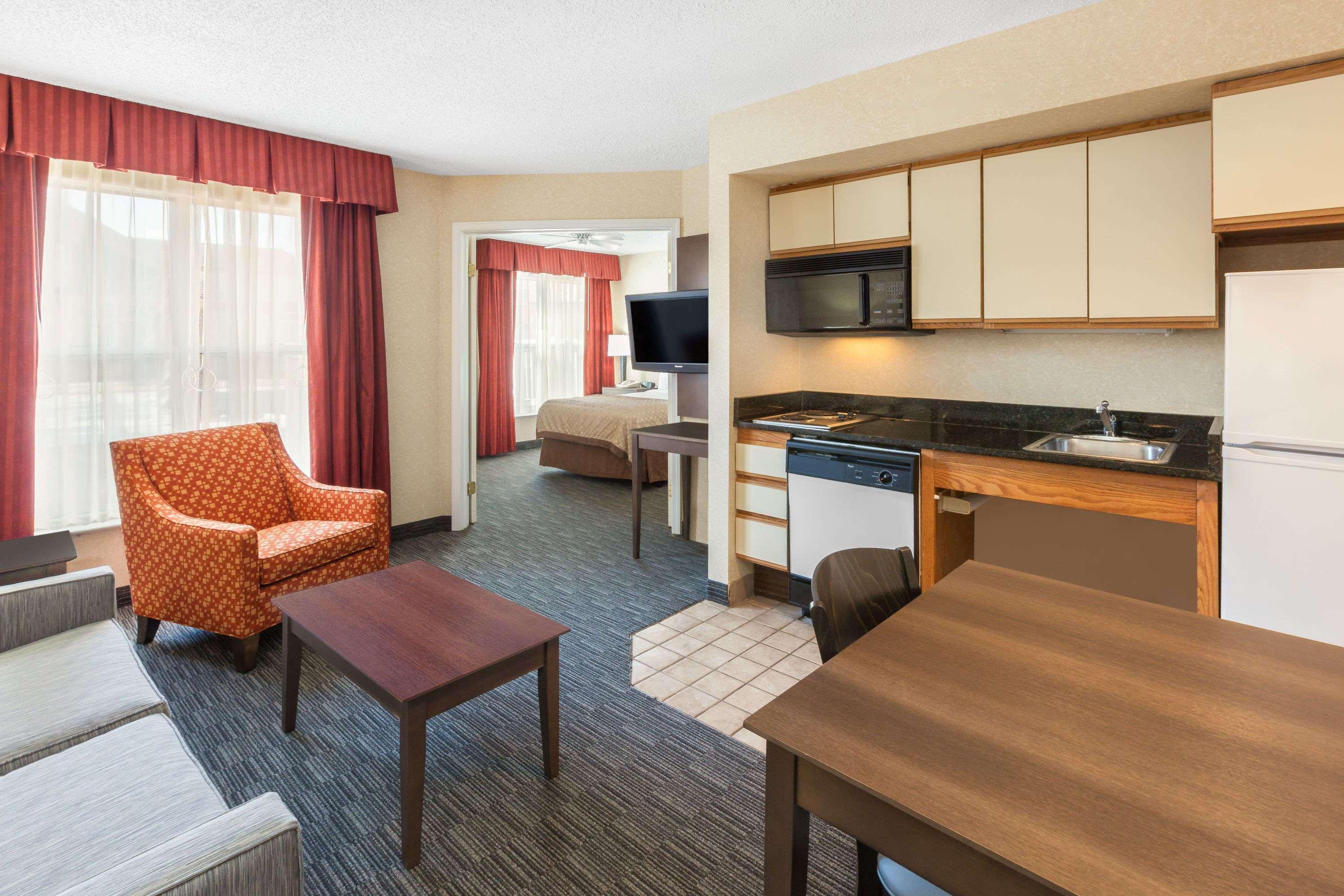 Affordable Suites Of America Detroit-Warren Zewnętrze zdjęcie