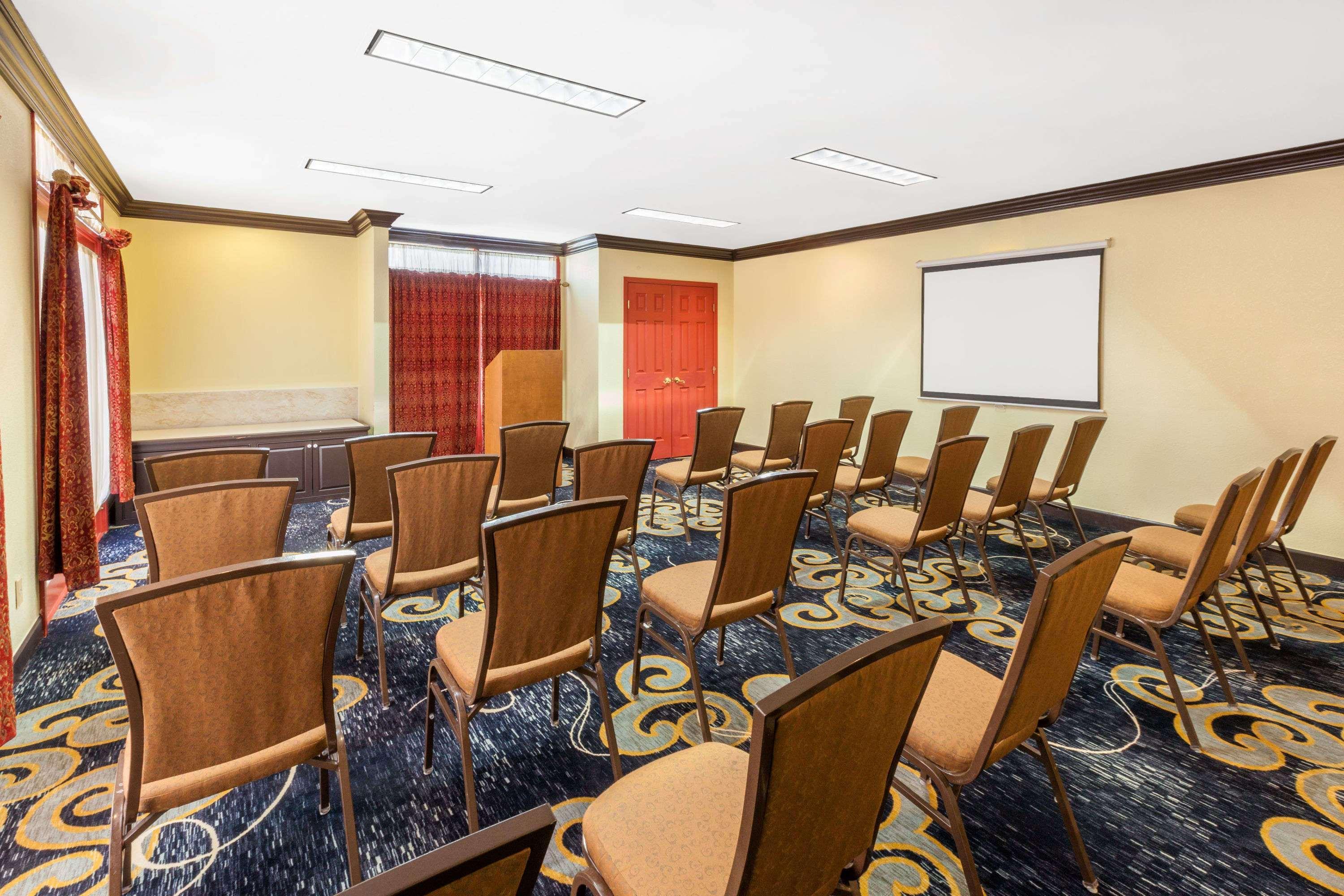 Affordable Suites Of America Detroit-Warren Zewnętrze zdjęcie