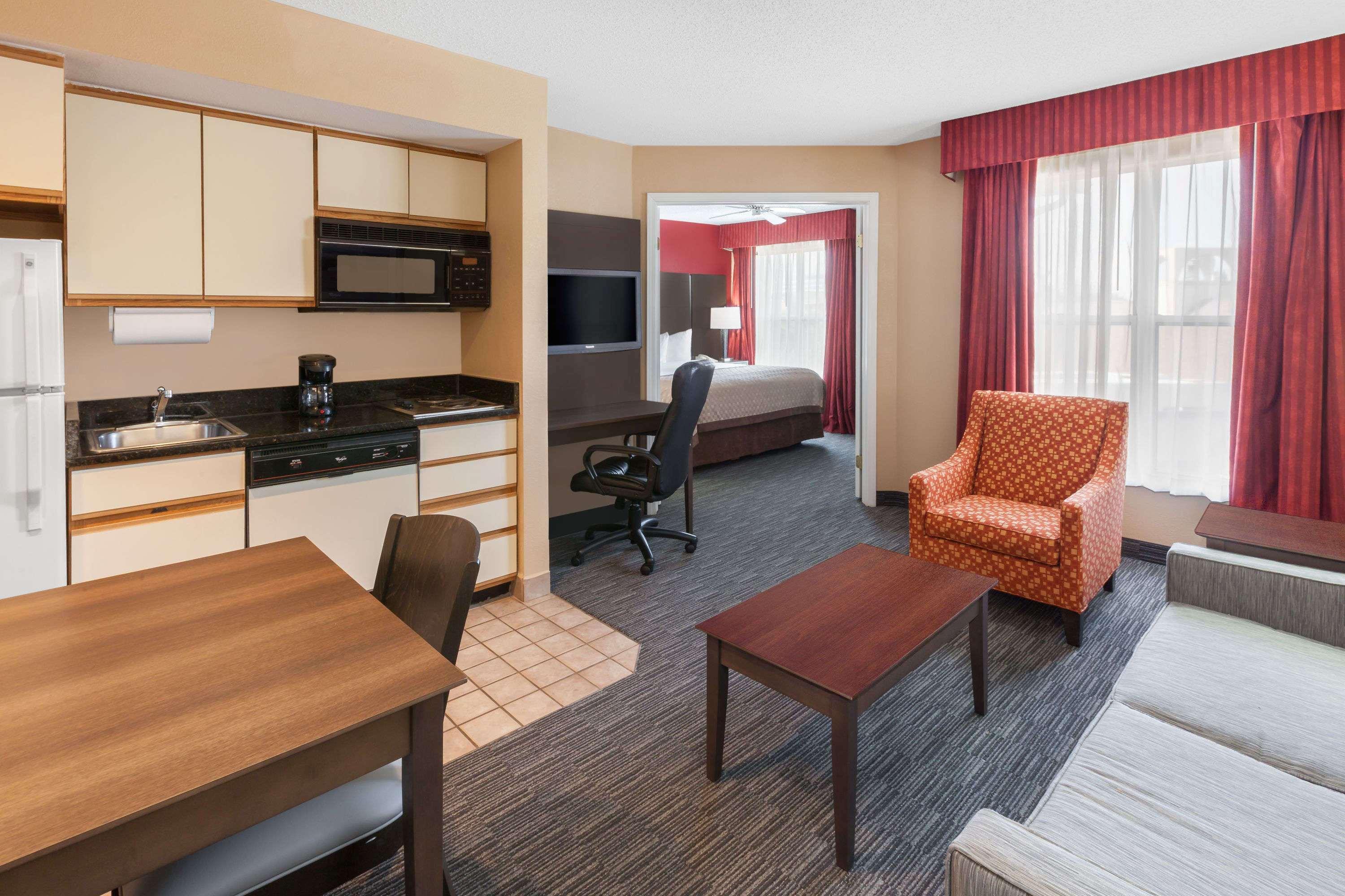 Affordable Suites Of America Detroit-Warren Zewnętrze zdjęcie